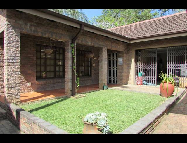 4 BEDROOM HOUSE FOR SALE IN WHITE RIVER EXT 18